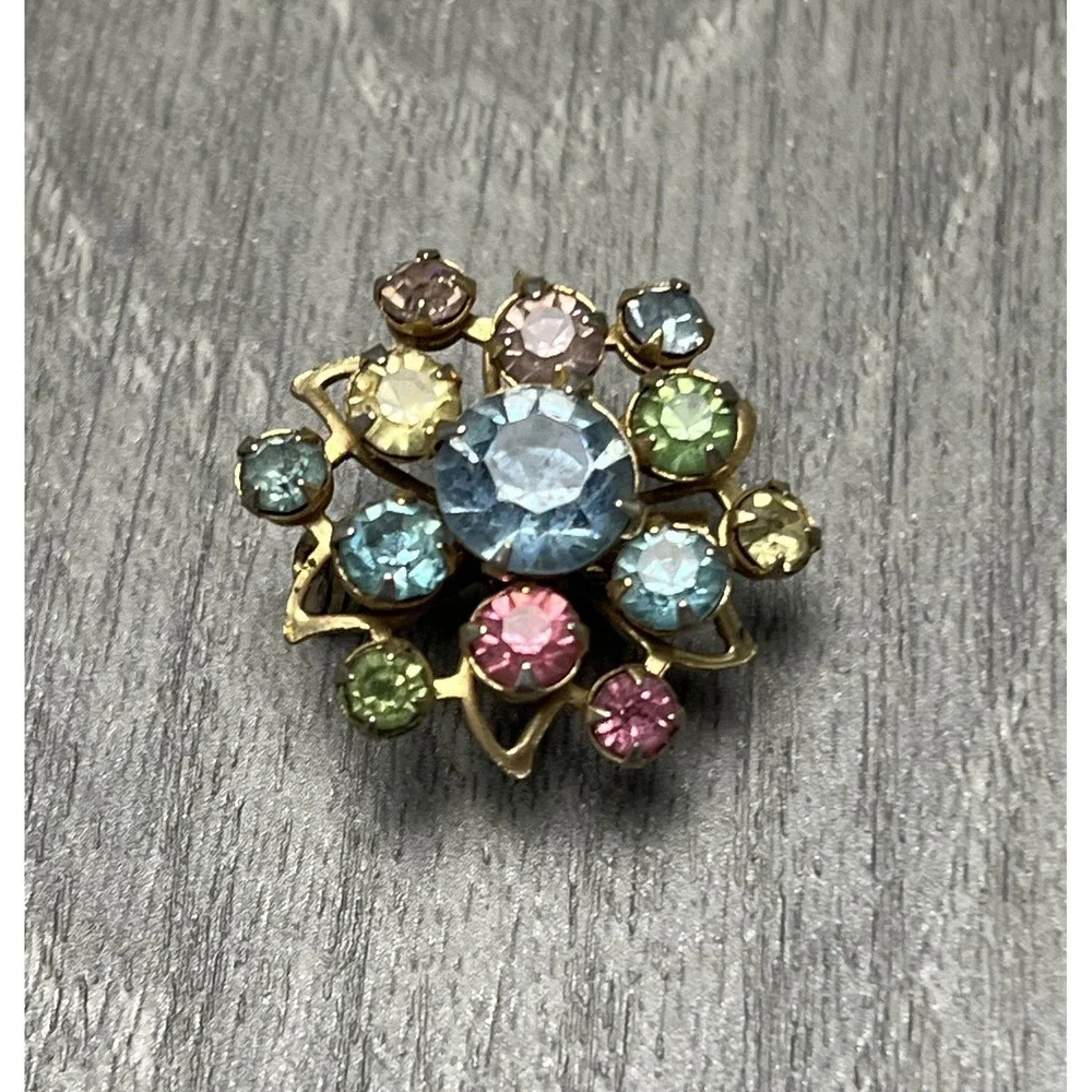 Vintage Gold Tone Rhinestone Brooch Pin Multicolor Floral Art Deco Style Cluster